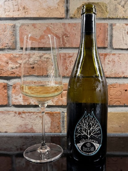 <img alt="" src="/images/r/o/s/s/i/rossidinikolaevovineyardeggfermentedchardonnay2023-276af8eb.jpg" />